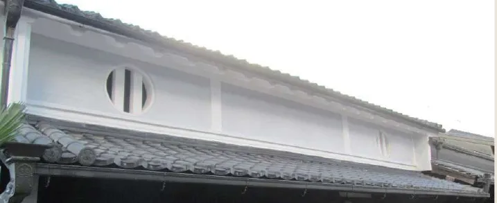 明るい青灰色の漆喰（73）