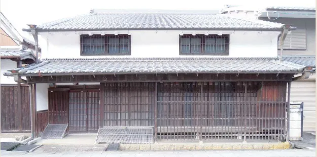 2階が大壁の町家（21）
