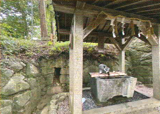 抜け穴伝説 in 春日神社